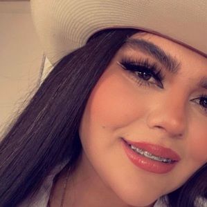 Meet your Posher, Evaa